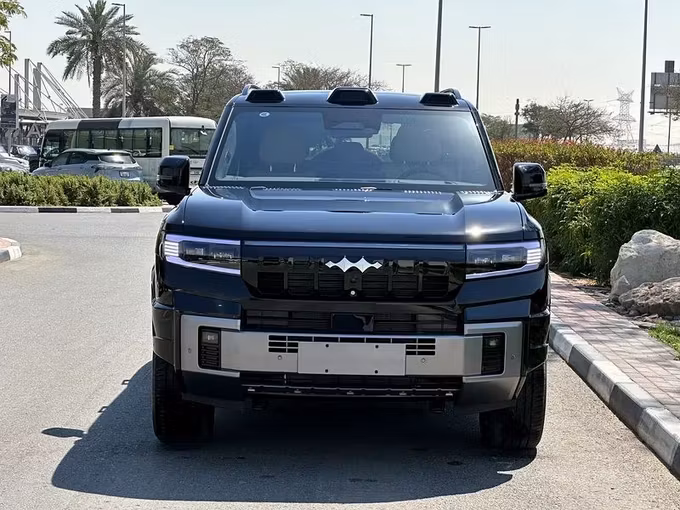 Новый BYD FangChengBao Leopard 8, 2.0 л, 2024 в Дубае от Formula Motors Черный цвет. Китайская | AUTO.AE