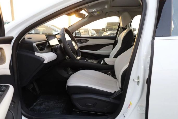 Новый BYD Seal 05, 1.5 л, 2025 в Дубае от Top Euro Cars Белый цвет.  | AUTO.AE