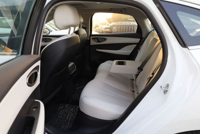 Новый BYD Seal 05, 1.5 л, 2025 в Дубае от Top Euro Cars Белый цвет.  | AUTO.AE