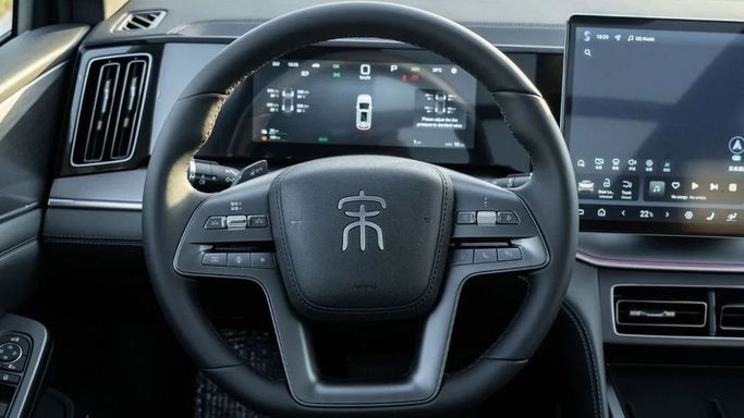 Новый BYD Song L, 1.5 л, 2023 в Дубае от Altass Motors Серый цвет. Other | AUTO.AE