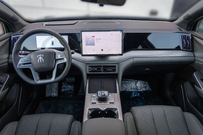 New BYD Song L, 1.5 l, 2025 in Dubai by Albustanji Motors FZCO, Grey color.  | AUTO.AE