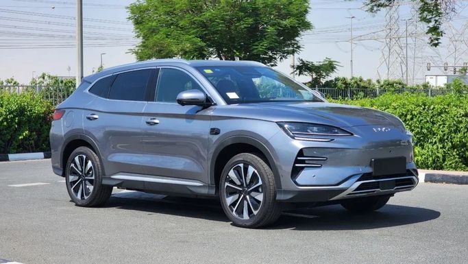 Новый BYD Song Plus I Рестайлинг, 2025 в Дубае от Alwan Global Cars Серый цвет. Other | AUTO.AE