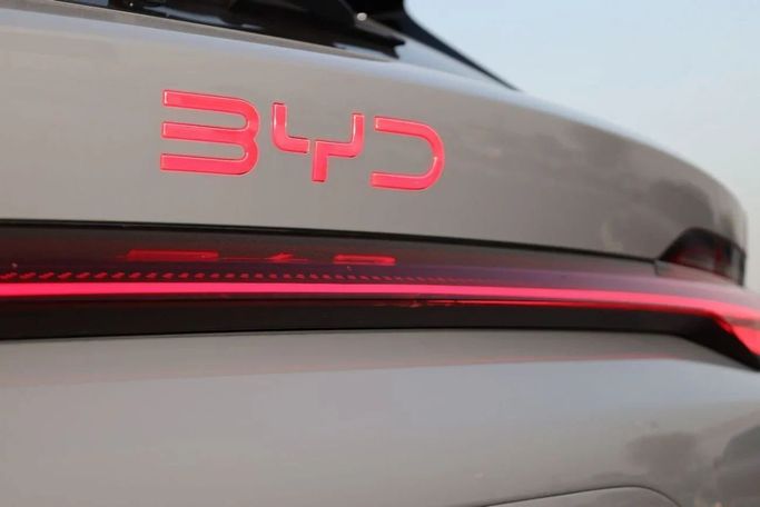 Новый BYD Song Plus I Рестайлинг, 2025 в Дубае от Top Euro Cars Серый цвет.  | AUTO.AE