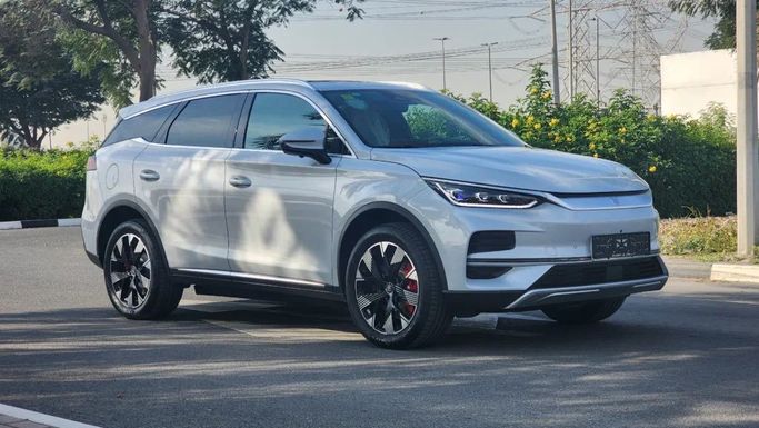 Новый BYD Tang II Рестайлинг, 2024 в Дубае от Alwan Global Cars Белый цвет. Other | AUTO.AE