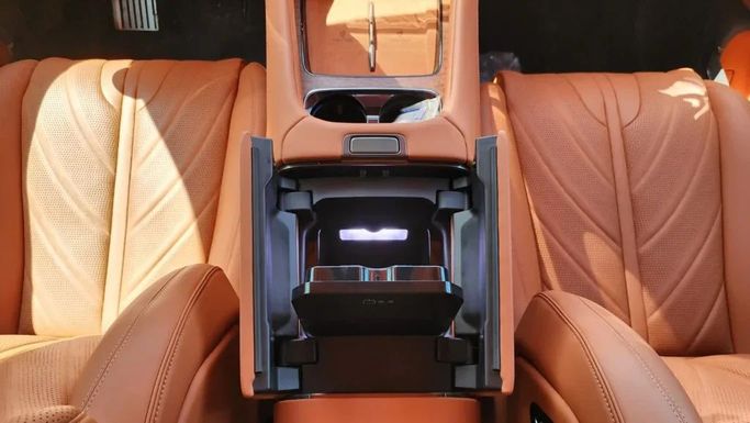 جديدة BYD Yangwang U8, 2.0 l, 2025 في في دبي من Alwan Global Cars، اللون أخضر. أخرى | AUTO.AE