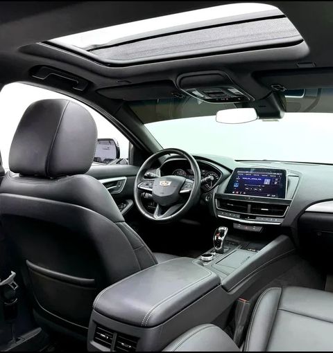 Подержанный Cadillac CT5 I, 2.0 л, 2023 в Дубае от Formula Motors Белый цвет. GCC | AUTO.AE