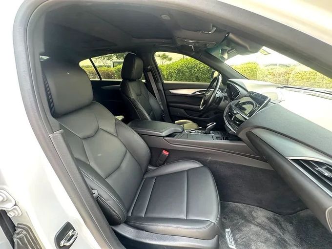 Подержанный Cadillac CT5 I, 2.0 л, 2023 в Дубае от Formula Motors Белый цвет. GCC | AUTO.AE