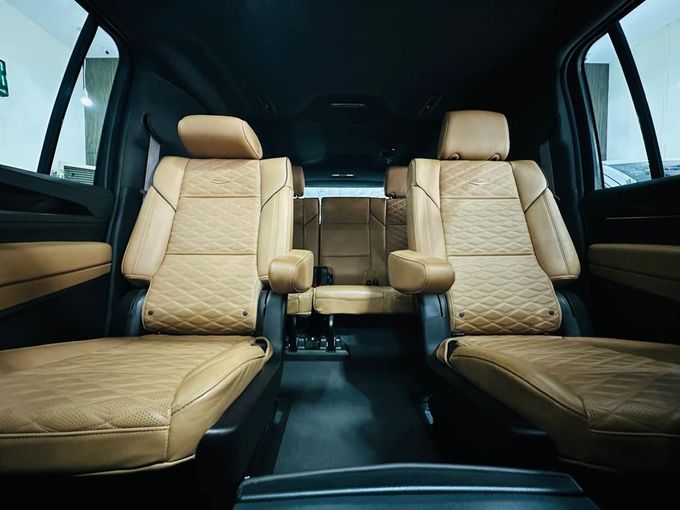 مستعملة Cadillac Escalade ESV V تجميل الوجه, 6.2 l, 2024 في في دبي، اللون أبيض. مواصفات الخليج | AUTO.AE