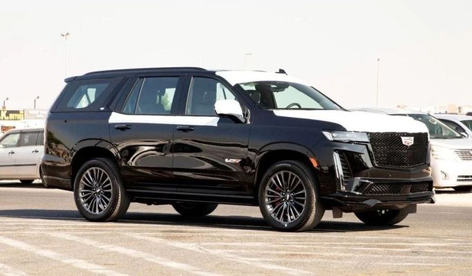 Новый Cadillac Escalade V Рестайлинг, 6.2 л, 2024 в Дубае от Dresden Motors Черный цвет. GCC | AUTO.AE