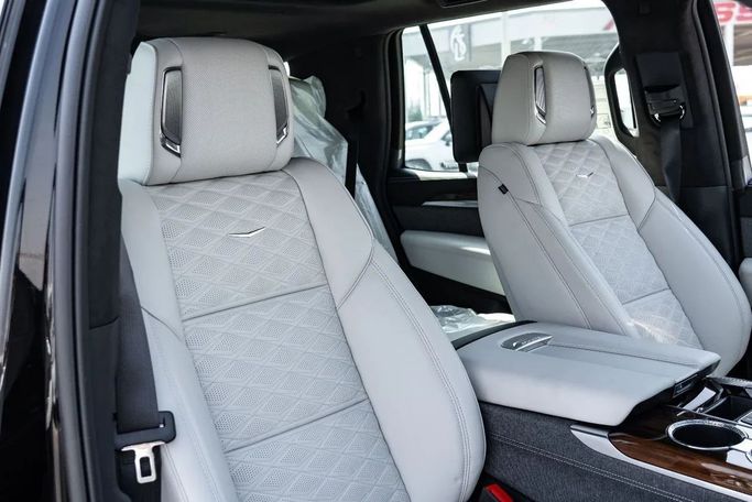 Новый Cadillac Escalade ESV V Рестайлинг, 6.2 л, 2025 в Дубае от Altass Motors Черный цвет. Other | AUTO.AE
