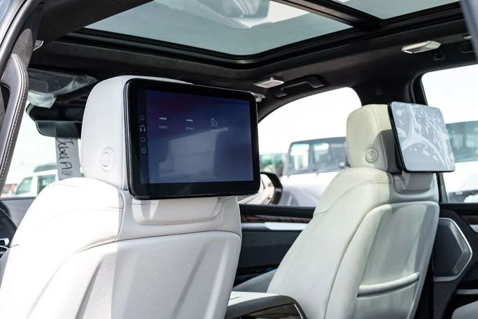 Новый Cadillac Escalade ESV V Рестайлинг, 6.2 л, 2025 в Дубае от Altass Motors Черный цвет. Other | AUTO.AE