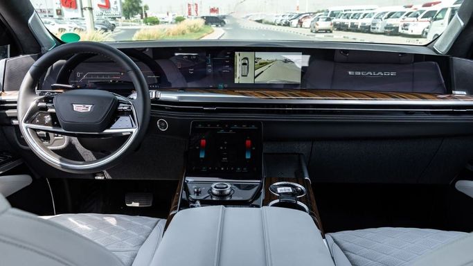 Новый Cadillac Escalade ESV V Рестайлинг, 6.2 л, 2025 в Дубае от Altass Motors Черный цвет. Other | AUTO.AE