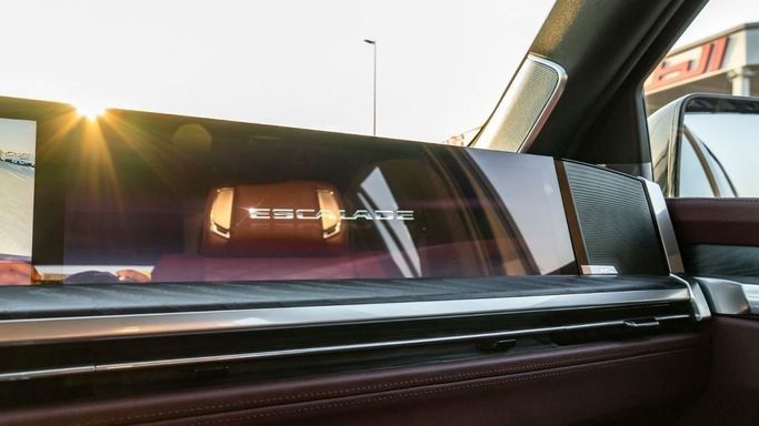 Новый Cadillac Escalade V Рестайлинг, 6.2 л, 2025 в Дубае от Altass Motors Черный цвет. Other | AUTO.AE