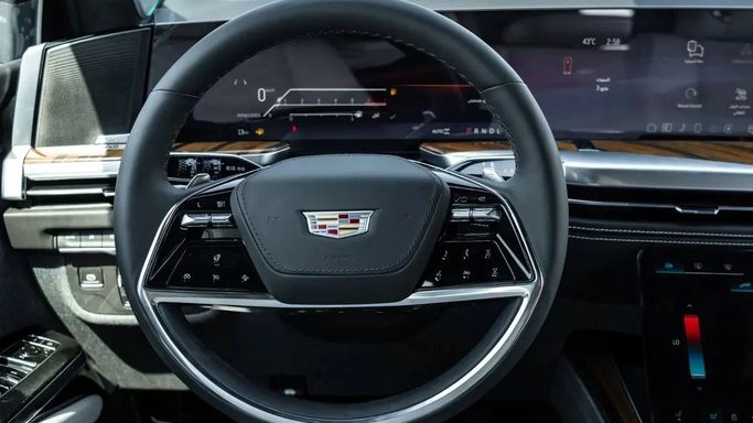 Новый Cadillac Escalade V Рестайлинг, 6.2 л, 2025 в Дубае от Altass Motors Черный цвет. Other | AUTO.AE