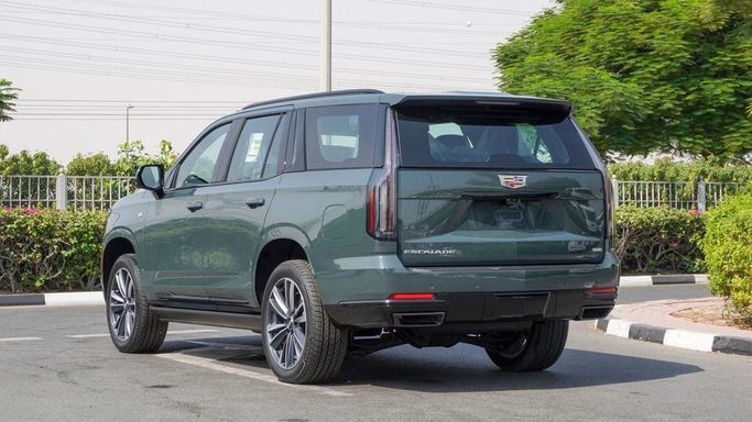 Новый Cadillac Escalade V Рестайлинг, 6.2 л, 2025 в Дубае от Najem Motors Серый цвет. GCC | AUTO.AE