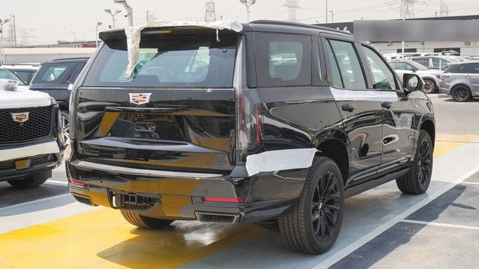 Новый Cadillac Escalade V Рестайлинг, 6.2 л, 2025 в Дубае от Najem Motors Черный цвет. GCC | AUTO.AE