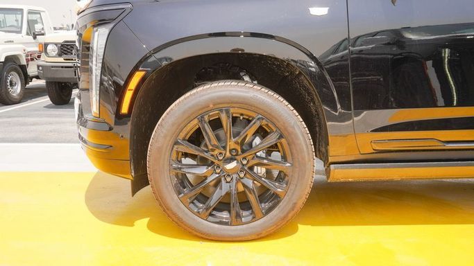 Новый Cadillac Escalade V Рестайлинг, 6.2 л, 2025 в Дубае от Najem Motors Черный цвет. GCC | AUTO.AE