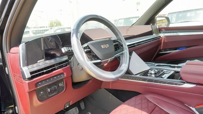 Новый Cadillac Escalade V Рестайлинг, 6.2 л, 2025 в Дубае от Najem Motors Черный цвет. GCC | AUTO.AE