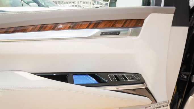 Новый Cadillac Escalade V Рестайлинг, 6.2 л, 2025 в Дубае от Najem Motors Черный цвет. GCC | AUTO.AE