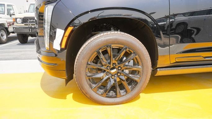 Новый Cadillac Escalade V Рестайлинг, 6.2 л, 2025 в Дубае от Najem Motors Черный цвет. GCC | AUTO.AE