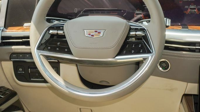 Новый Cadillac Escalade V Рестайлинг, 6.2 л, 2025 в Дубае от Najem Motors Черный цвет. GCC | AUTO.AE