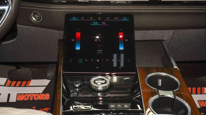 Новый Cadillac Escalade V Рестайлинг, 6.2 л, 2025 в Дубае от Najem Motors Черный цвет. GCC | AUTO.AE