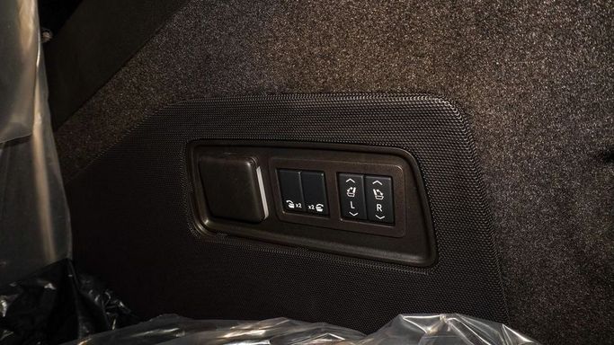 Новый Cadillac Escalade V Рестайлинг, 6.2 л, 2025 в Дубае от Najem Motors Черный цвет. GCC | AUTO.AE