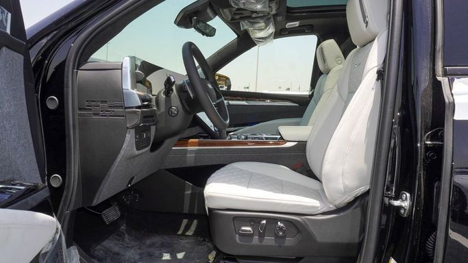 New Cadillac Escalade V Facelift, 6.2 l, 2025 in Dubai by Najem Motors, Black color. GCC Specs | AUTO.AE