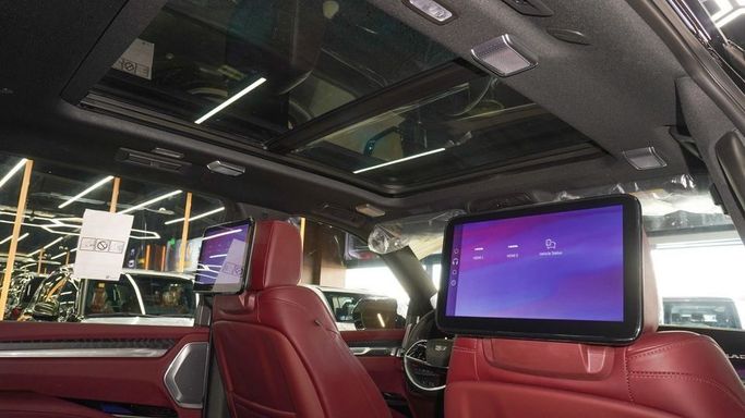 New Cadillac Escalade V Facelift, 6.2 l, 2025 in Dubai by Najem Motors, Black color. GCC Specs | AUTO.AE