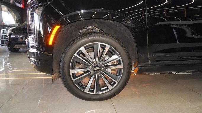 New Cadillac Escalade V Facelift, 6.2 l, 2025 in Dubai by Najem Motors, Black color. GCC Specs | AUTO.AE
