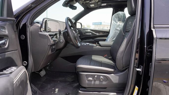 New Cadillac Escalade V Facelift, 6.2 l, 2024 in Dubai by Najem Motors, Black color. GCC Specs | AUTO.AE