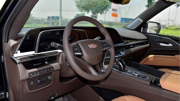 Used Cadillac Escalade V Facelift, 6.2 l, 2024 in Dubai by Najem Motors, Black color. GCC Specs | AUTO.AE
