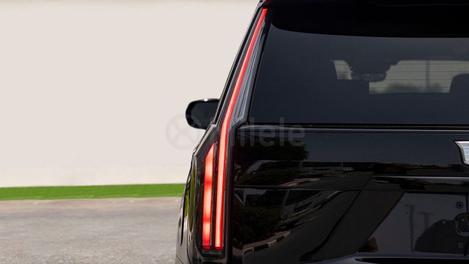 Новый Cadillac Escalade V Рестайлинг, 6.2 л, 2025 в Дубае от Milele Черный цвет. Other | AUTO.AE