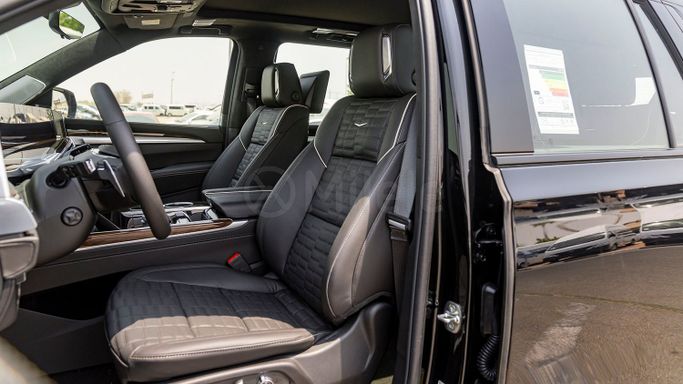 Новый Cadillac Escalade V Рестайлинг, 6.2 л, 2025 в Дубае от Milele Черный цвет. Other | AUTO.AE