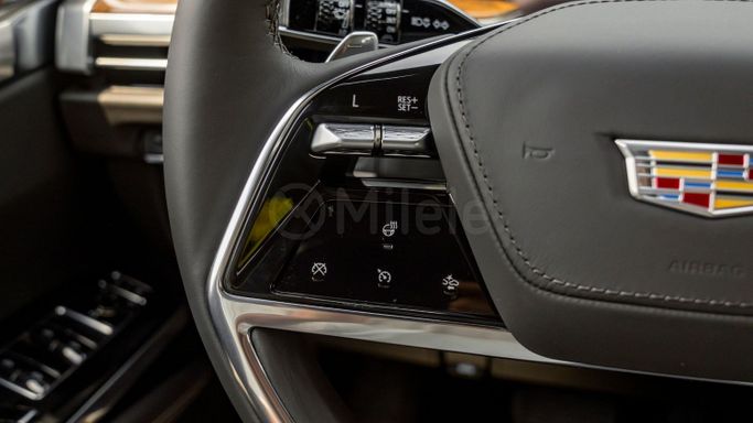 Новый Cadillac Escalade V Рестайлинг, 6.2 л, 2025 в Дубае от Milele Черный цвет. Other | AUTO.AE