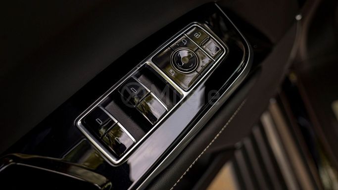 Новый Cadillac Escalade V Рестайлинг, 6.2 л, 2025 в Дубае от Milele Черный цвет. Other | AUTO.AE