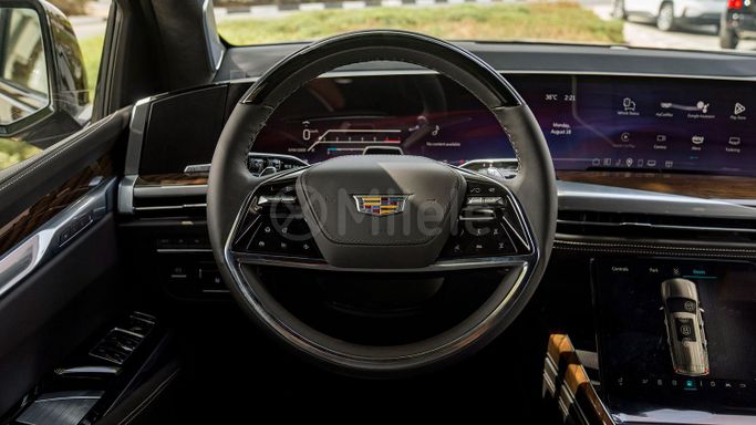 Новый Cadillac Escalade V Рестайлинг, 6.2 л, 2025 в Дубае от Milele Черный цвет. Other | AUTO.AE