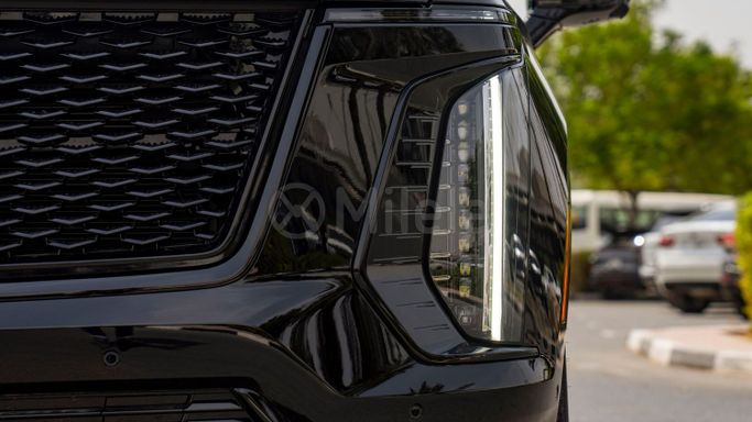 Новый Cadillac Escalade V Рестайлинг, 6.2 л, 2025 в Дубае от Milele Черный цвет. Other | AUTO.AE