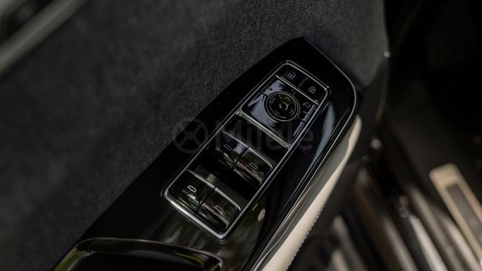 Новый Cadillac Escalade V Рестайлинг, 6.2 л, 2025 в Дубае от Milele Черный цвет. Other | AUTO.AE