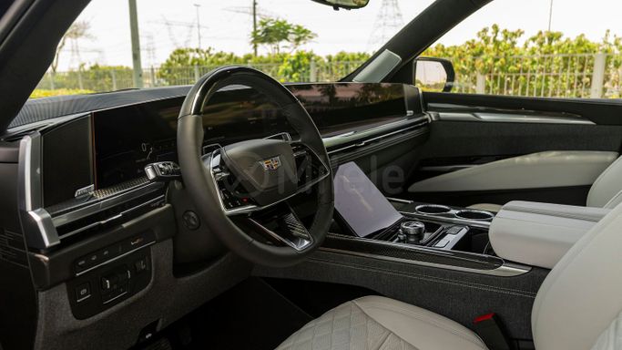 Новый Cadillac Escalade V Рестайлинг, 6.2 л, 2025 в Дубае от Milele Черный цвет. Other | AUTO.AE