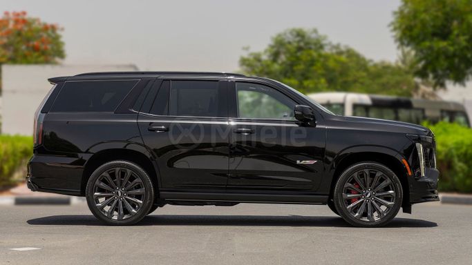 Новый Cadillac Escalade V Рестайлинг, 6.2 л, 2025 в Дубае от Milele Черный цвет. Other | AUTO.AE
