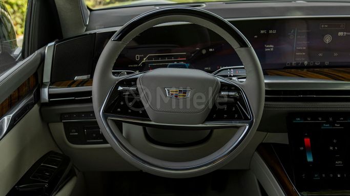 Новый Cadillac Escalade V Рестайлинг, 6.2 л, 2025 в Дубае от Milele Черный цвет. Other | AUTO.AE