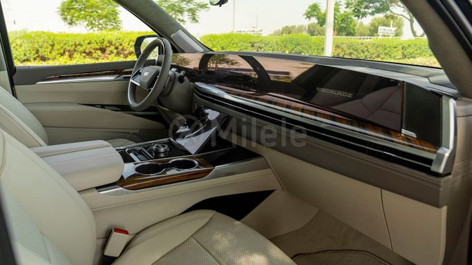 Новый Cadillac Escalade V Рестайлинг, 6.2 л, 2025 в Дубае от Milele Черный цвет. Other | AUTO.AE