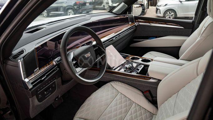 جديدة Cadillac Escalade شد الوجه V, 6.2 l, 2025 في في دبي من Milele، اللون أسود. أخرى | AUTO.AE