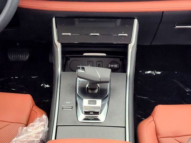 New Changan CS75 I Facelift 2, 1.5 l, 2025 in Dubai by Gulf Motors, White color. Chinese Specs | AUTO.AE