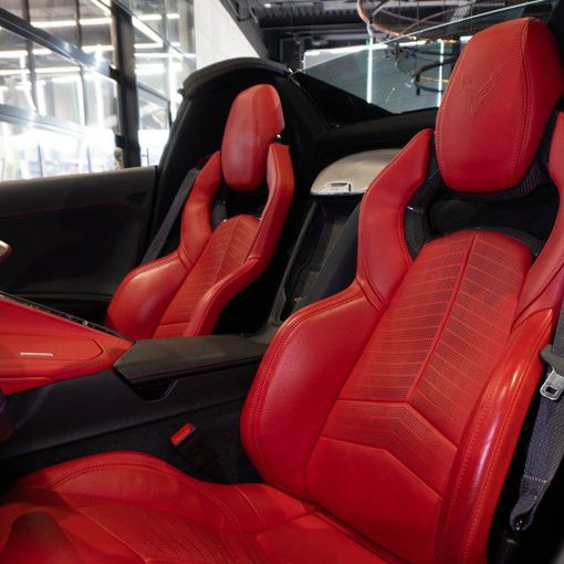 Chevrolet Corvette C8, 2023 тарга спорт класса в Дубае от DEIZ красный цвет | AUTO.AE