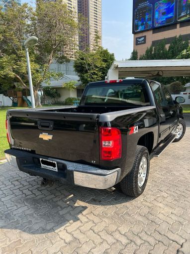 Подержанный Chevrolet Silverado II (GMT900), 5.3 л, 2011 в Дубае Черный цвет. GCC | AUTO.AE