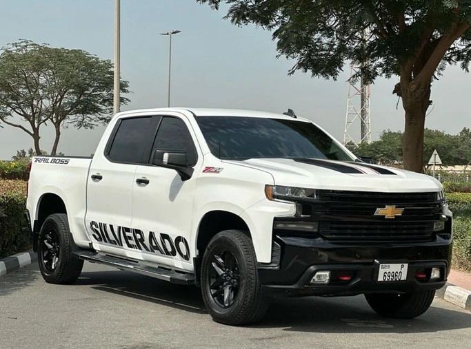 Новый Chevrolet Silverado IV (T1XX), 5.3 л, 2021 в Дубае от Alta Class Motors Белый цвет. Other | AUTO.AE