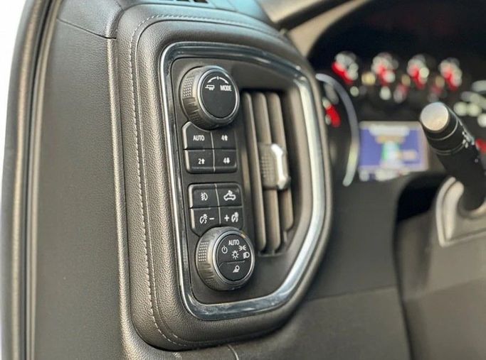 جديدة Chevrolet Silverado IV (T1XX), 5.3 l, 2021 في في دبي من Alta Class Motors، اللون أبيض. أخرى | AUTO.AE