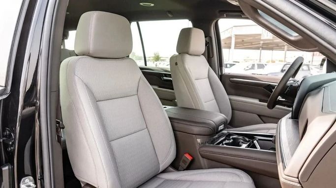 New Chevrolet Tahoe V Facelift, 5.3 l, 2025 in Dubai by Altass Motors, Black color. GCC Specs | AUTO.AE